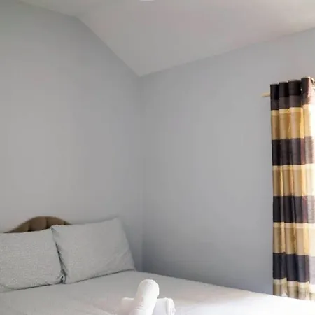 Hostal The Woodquay *
